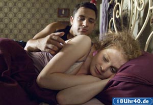 Lindenstraße: Nastya (Anja Antonowicz) und Enzo (Toni Snetberger) verbringen jetzt jede Nacht miteinander.