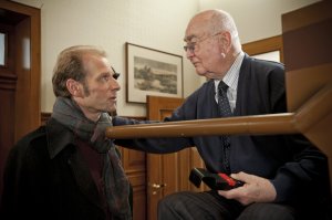 Lindenstra&szlig;e: Ernesto (Michael Schmitter, l) erzählt Dressler (Ludwig Haas), dass er die Praxis aufgeben will.