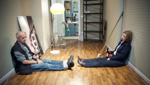 Lindenstra&szlig;e: Maria (Tanja Frehse, re) räumt ihr Leben auf. Dabei scheint auch Adi (Philipp Sonntag) auf der Strecke zu bleiben.