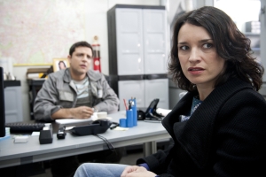 Lindenstraße: Enzo (Toni Snetberger) versteht nicht, dass Angelina (Daniela Bette) sich erneut mit Dressler treffen will.