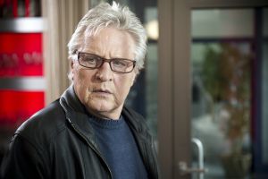Lindenstra&szlig;e: Auf frischer Tat: Andy (Jo Bolling) beobachtet Lea und Chantal beim Diebstahl.