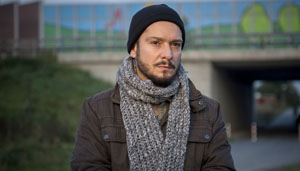 Lindenstraße: Erster Sonnenaufgang in Freiheit. Timo Zenker (Michael Baral) wurde nach fünf Jahren Haft aus dem Gefängnis entlassen.