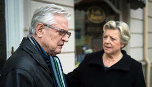 Andy (Jo Bolling) weiß nicht mehr weiter. Gabis Panikattacken werden immer schlimmer. Helga (Marie-Luise Marjan) weiß Rat.