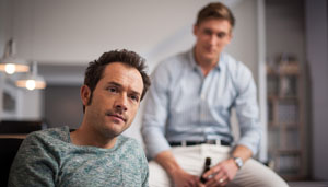 Start-Up: Alex (Joris Gratwohl) und Marek (Martin Walde)  wollen geschäftlich zusammenarbeiten.