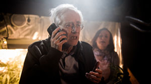 Gaunerei: Hans (Joachim H. Luger) und Anna (Irene Fischer) werden wegen ihres privaten Hanfanbaus erpresst.