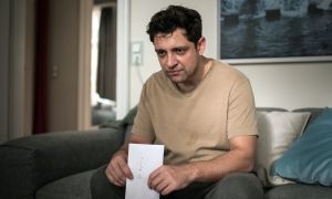 Enzo (Toni Snetberger) verabschiedet sich mit einem letzten Brief.