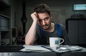 Timo (Michael Baral) ist verzweifelt. Seit Jack weiß, dass nicht er, sondern Alex der Vater von ihrem Sohn ist, will Jack nichts mehr von ihm wissen.
