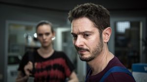 Insgeheim hoffte Timo (Michael Baral), dass Jack (Cosima Viola) ihn bald wieder in der Werkstatt unterstützt. Da taucht sie tatsächlich wieder auf. Ob das gut geht?
