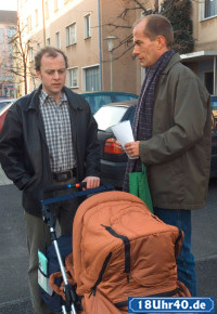 Lindenstra&szlig;e: Carsten (Georg Uecker, re) fragt Jan (Philipp Brammer), was ihn wirklich bedr&uuml;ckt.