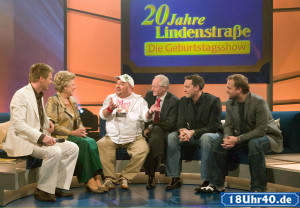Moderator J�rg Pilawa (l) mit seinen G�sten, den 