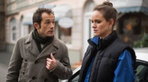 Jack (Cosima Viola) und Alex (Joris Gratwohl) sind noch immer zerstritten. Alex fordert nun das alleinige Sorgerecht für Elias.